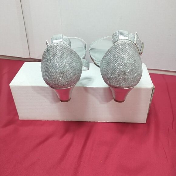 Dream Pairs Womens SZ 11 Ingrid Ankle Strap Low Wedge Silver Sandal - Picture 6 of 11